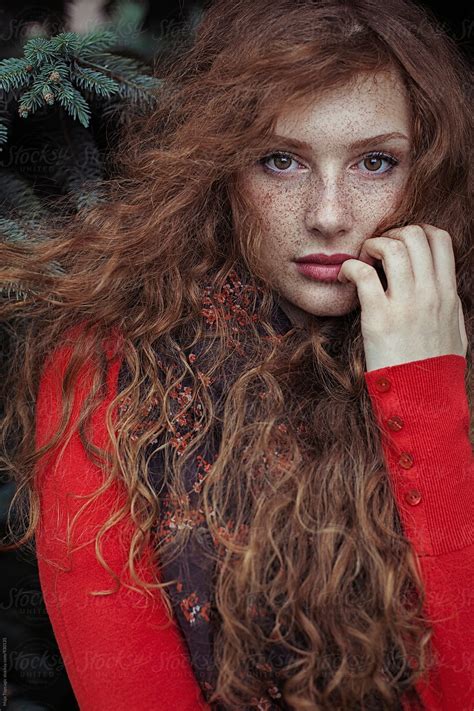 Stunning Natural Redhead. Beautiful, sexy and stunning natural redheads! We are going to start this awesome post off with some great, sexy and cute selfies of these gorgeous freckled girls! Just normal hot selfies of hot babes. Just to ease you into our post, before we move on to some hot nude red heads!